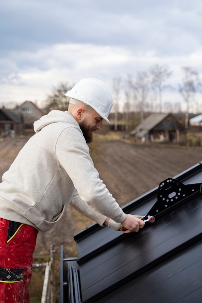 Okno dachowe Velux praktyczne rozwiązania na lata