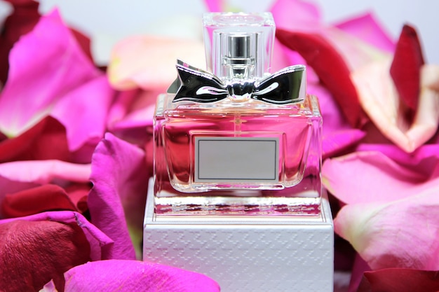 Flaconi perfumy najlepsze zapachy na każdą okazję
