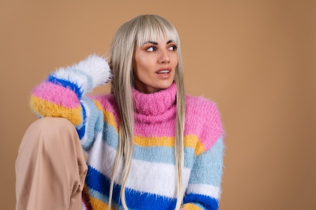 Modne grzywki 2025 najważniejsze trendy i stylizacje