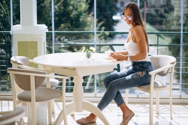 Fotel na balkon – wybór wygodny i stylowy