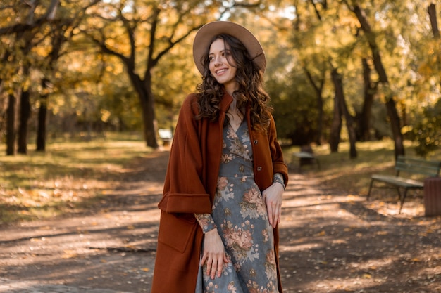 Stylizacje jesienne które odmienią twój codzienny look