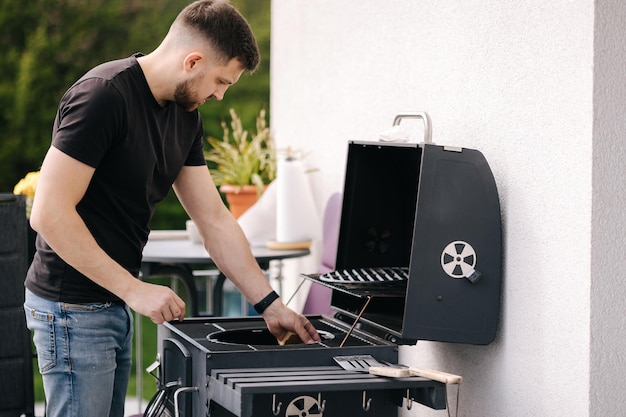 Elektryczny grill praktyczny i skuteczny do domu